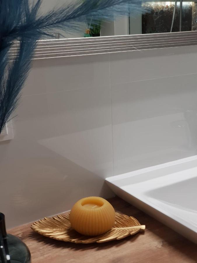 Apartament City View Wes Quality Suite بوزنان المظهر الخارجي الصورة
