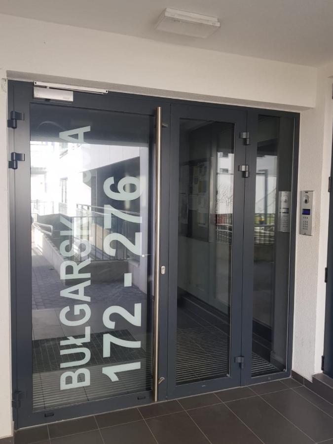 Apartament City View Wes Quality Suite بوزنان المظهر الخارجي الصورة